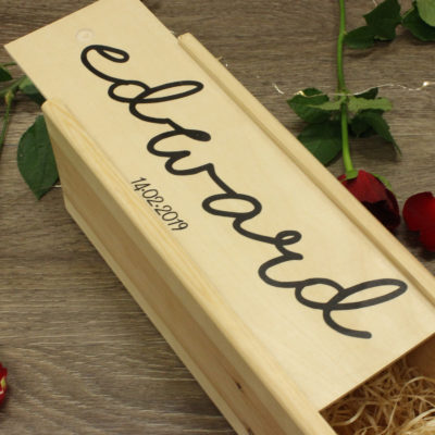 Personalised name date wine box