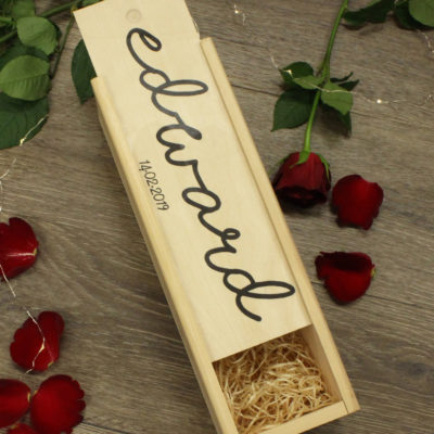 Personalised name date wine box