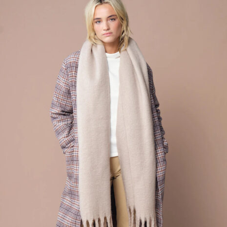 b496r_fluffy_scarf_2 b496r_fluffy_scarf